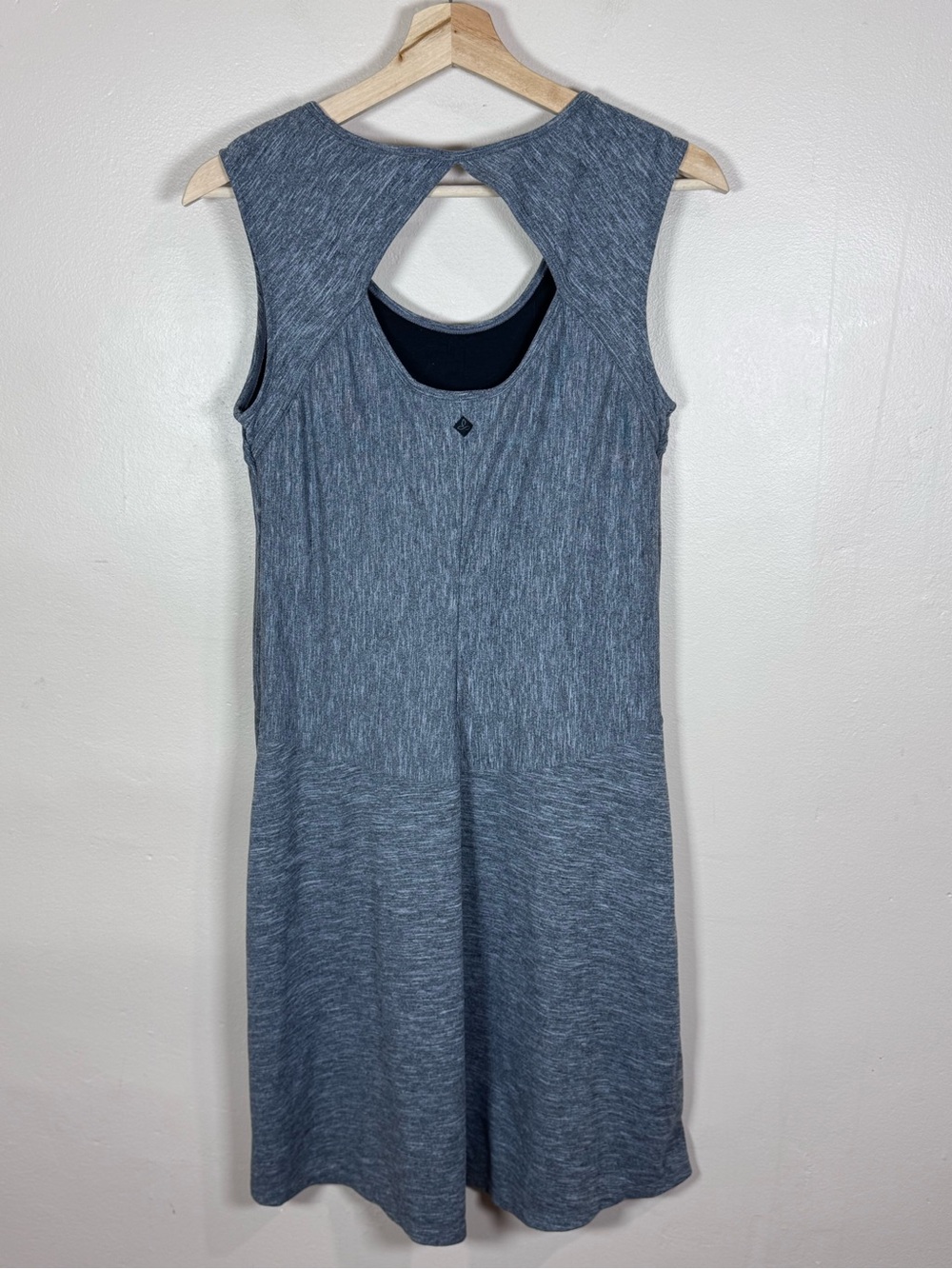 Prana Womens Athletic Dress Heathered Gray Sleeveless Built In Bra M Outdoors - Picture 3 of 8